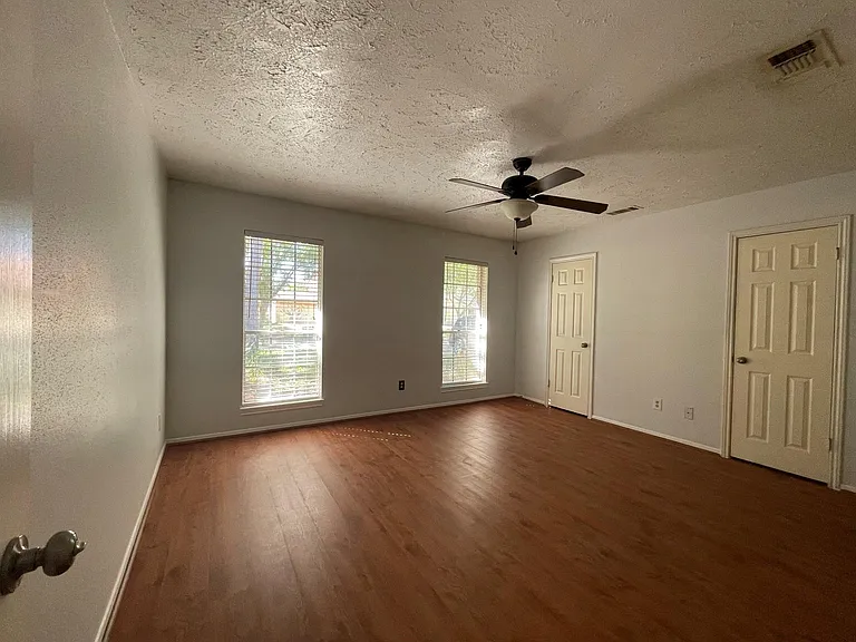 3103 Sam Houston Dr — Photo 12
