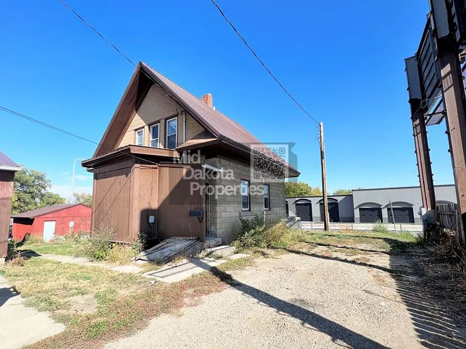 115 N Sanborn Blvd