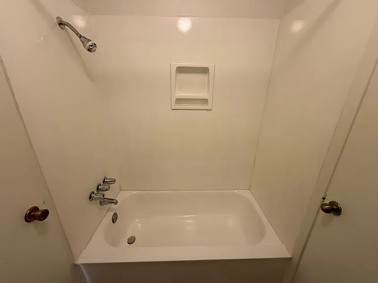 8444 Spain Rd NE — Photo 16