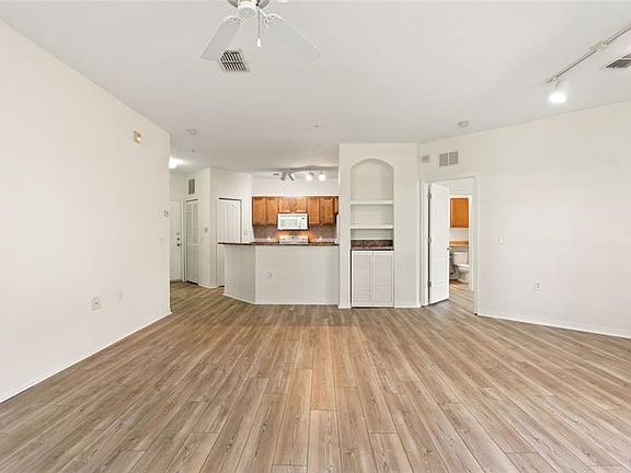 4th image of 6177 Metrowest Blvd Unit 202