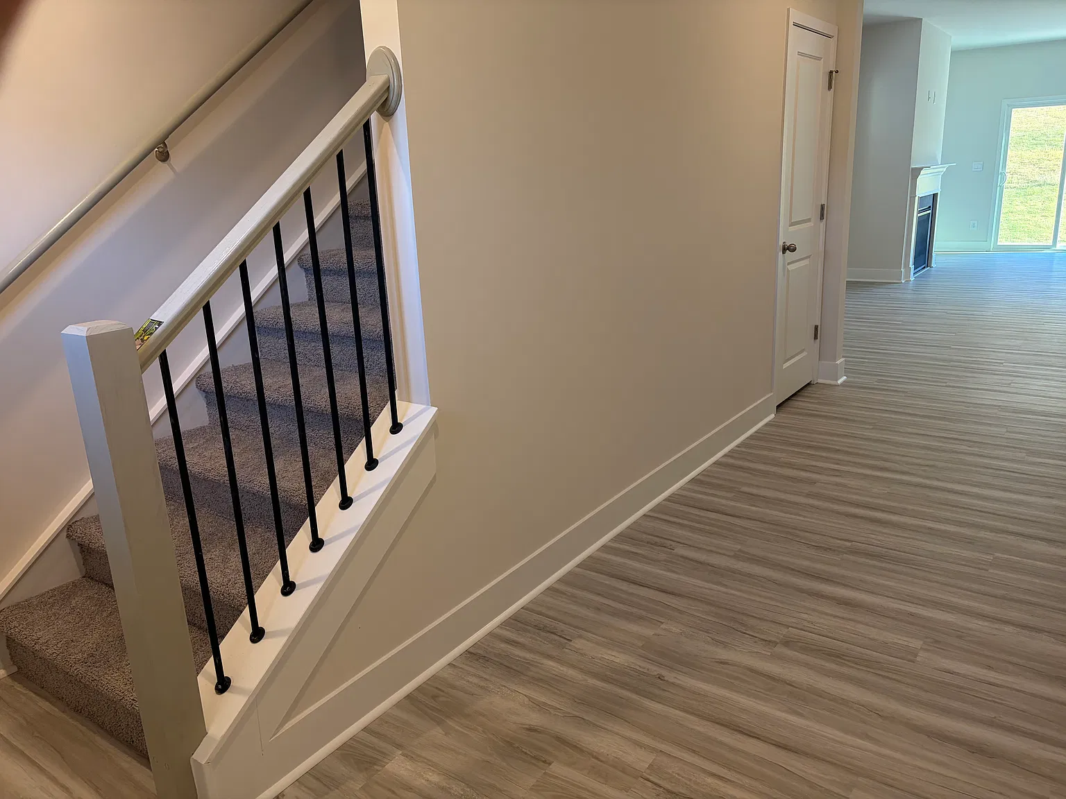 5 bed, 2368 sqft, $2,700 — Photo 2