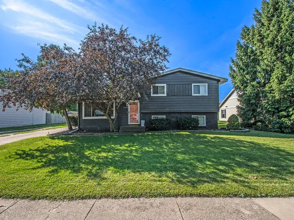 1760 Sibley St SE, Lowell, MI 49331