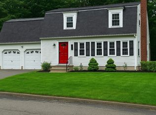 90 Dogwood Rd, Leominster, MA 01453