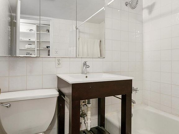 4th image of 211 Thompson St APT 5H