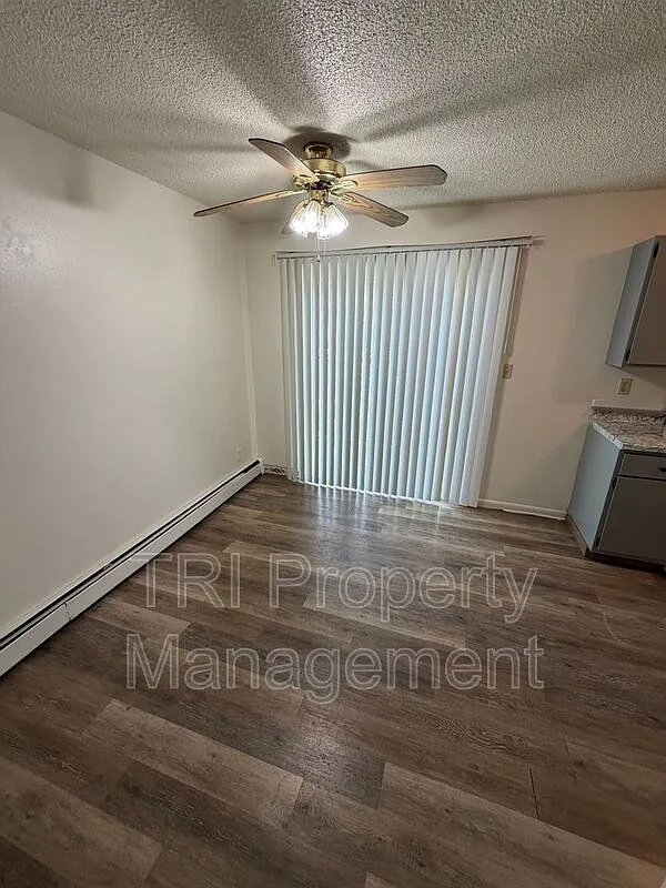 2 bed, 1.5 bath, $1,195 — Photo 3