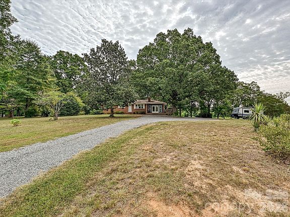 3rd image of 133 Odell School Rd