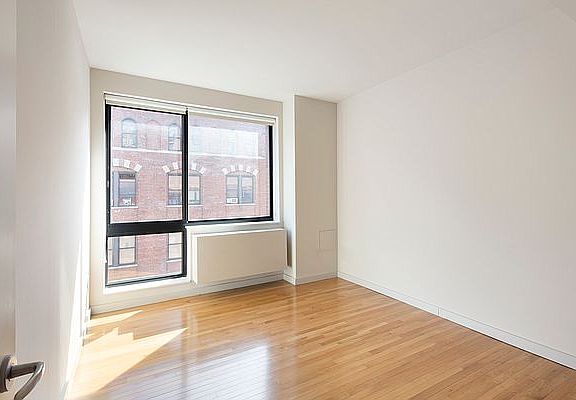 5th image of 537 W 27th St APT 5H