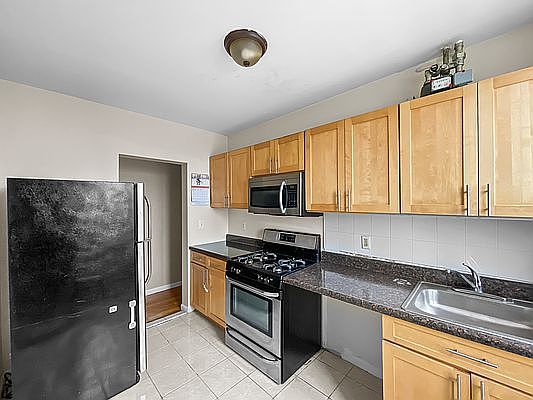 4th image of 501 W 173rd St APT 33