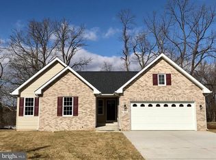Hamilton Cir, Front royal, VA 22630