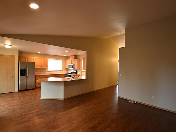 5th image of 17319 26th Ave E