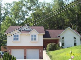 143 1st St, Madison, WV 25130