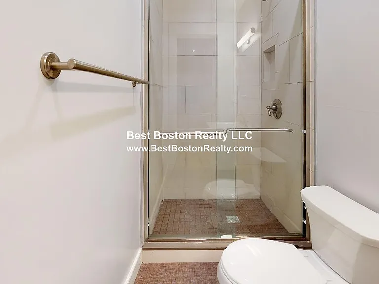 33 Portsmouth St #1L — Photo 6