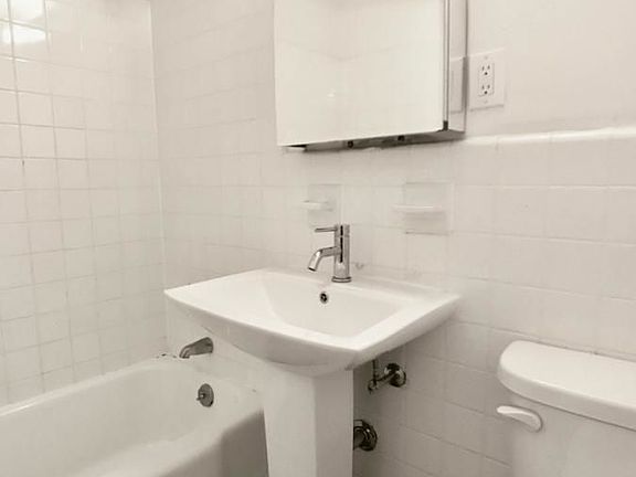 4th image of 1370 Saint Nicholas Ave APT 29P