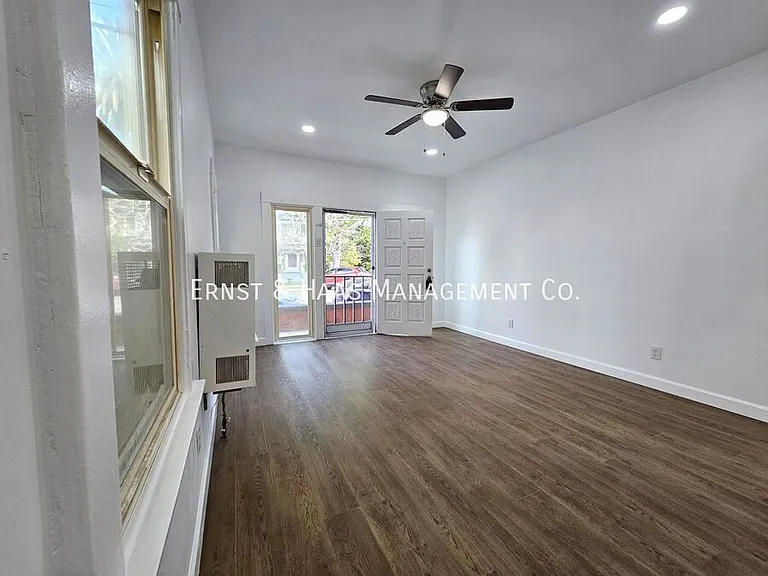 33 Orange Ave #2 — Photo 4