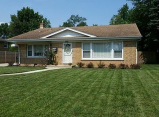 3232 Ronald Rd, Glenview, IL 60025