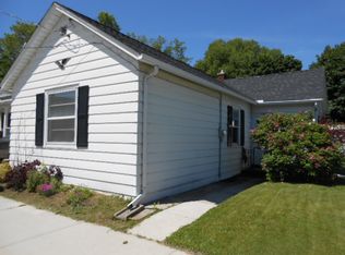 1326 S 10th St, Manitowoc, WI 54220