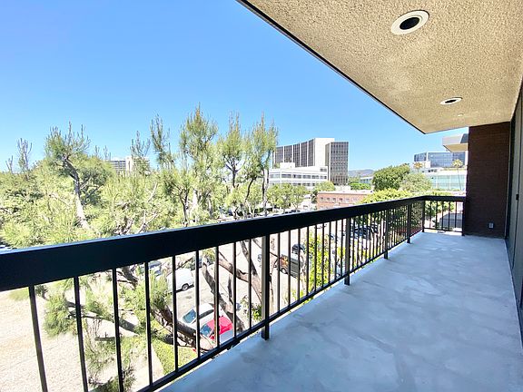 4th image of 135 S McCarty Dr Penthouse 3
