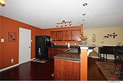 3rd image of 5400 Portman Dr