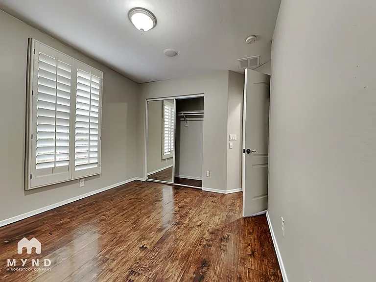 5733 S 21st Pl — Photo 12