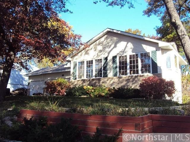 1st image of 685 46 1/2 Ave NE