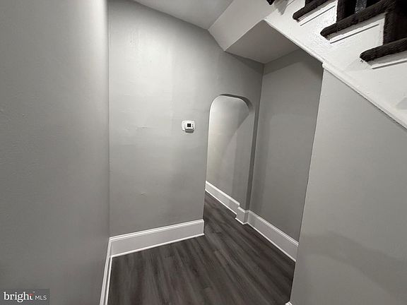 5th image of 110 N Franklin St