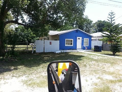 1st image of 1609 E Poinsettia Ave