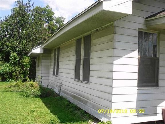 2nd image of 2275 Victoria St