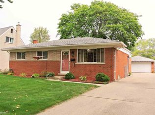29556 Fairfield Dr, Warren, MI 48088