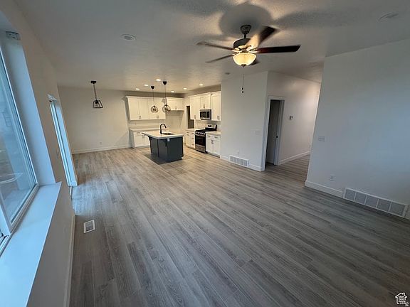 3rd image of 4882 E Lake Corner Dr