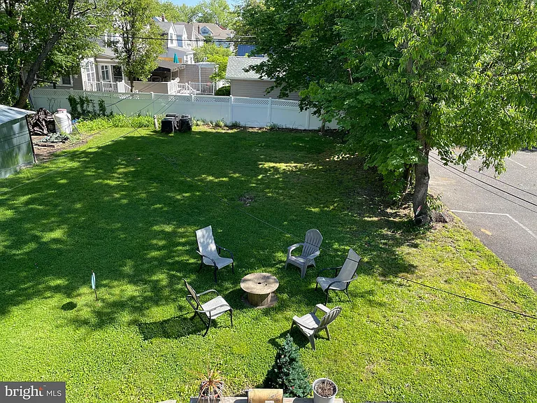 581 Haddon Ave — Photo 16