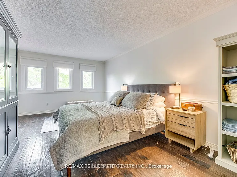 1239 White Ln — Photo 22