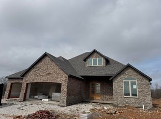 704 W Savanna Court, Nixa, MO 65714