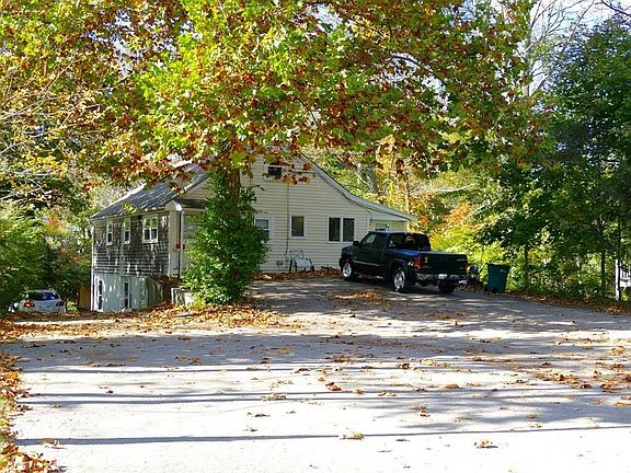 3rd image of 136 Park St