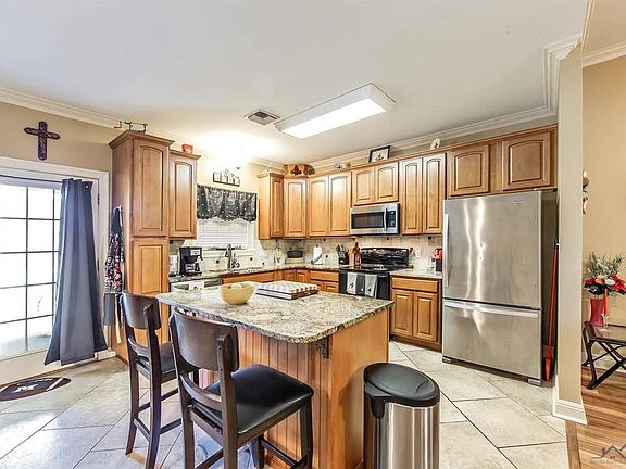 4th image of 518 Sugar Plum St