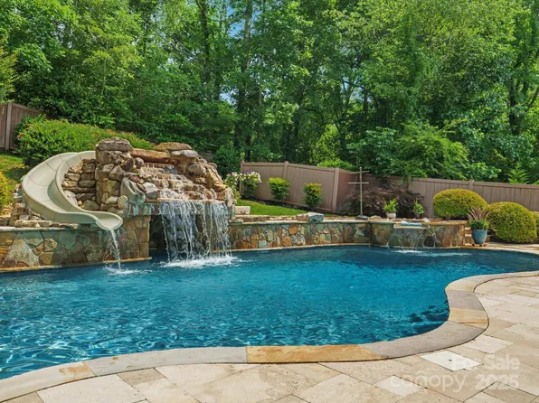 315 Mountainview Dr, Charlotte, NC 28270