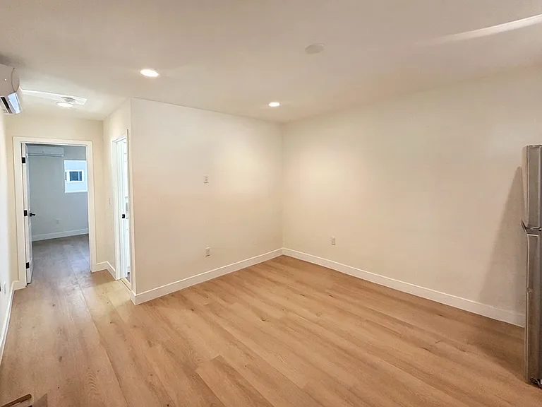 410 E Cherry Ave #1 — Photo 2