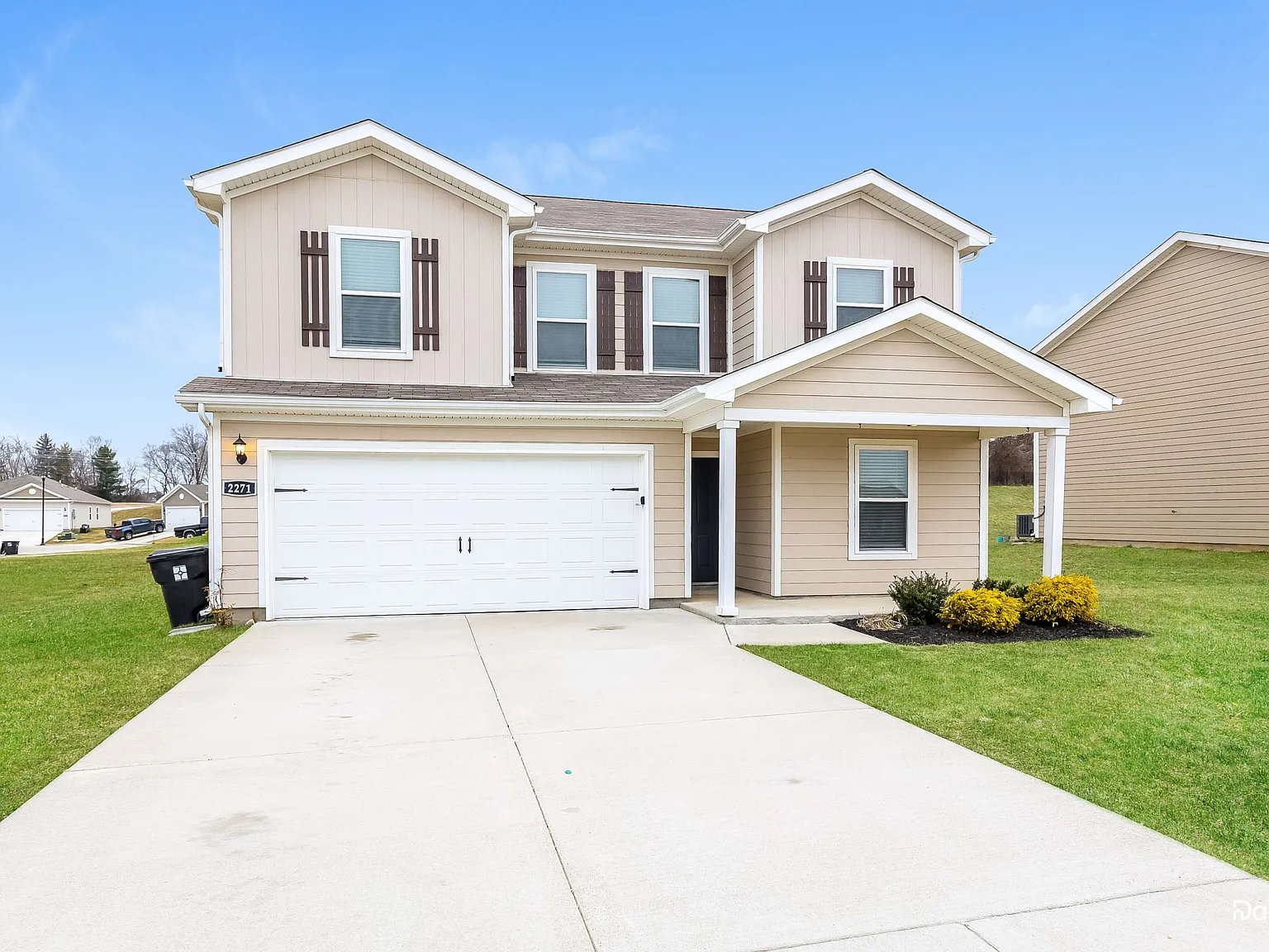 4 bed, 2.5 bath, 2366 sqft, $2,235 — Photo 3
