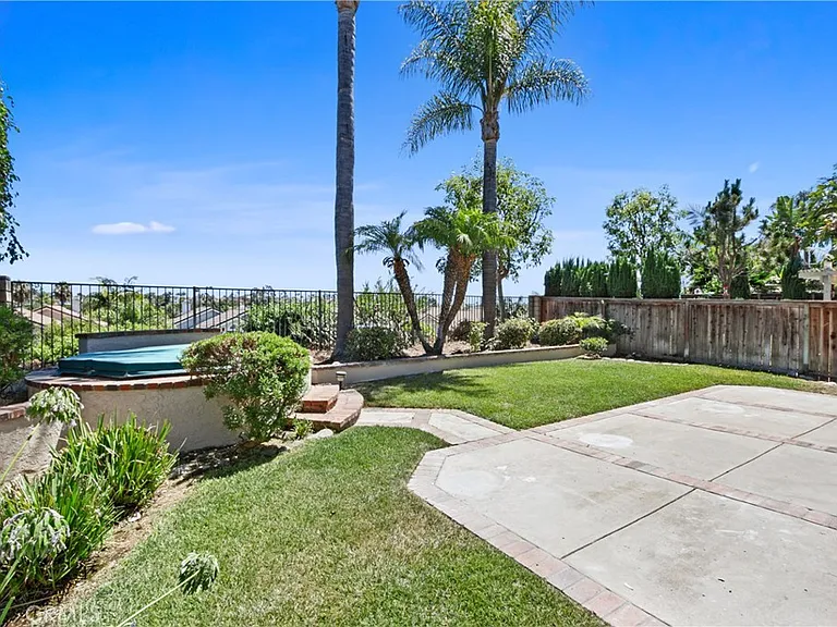 24832 Barclay Ln — Photo 1