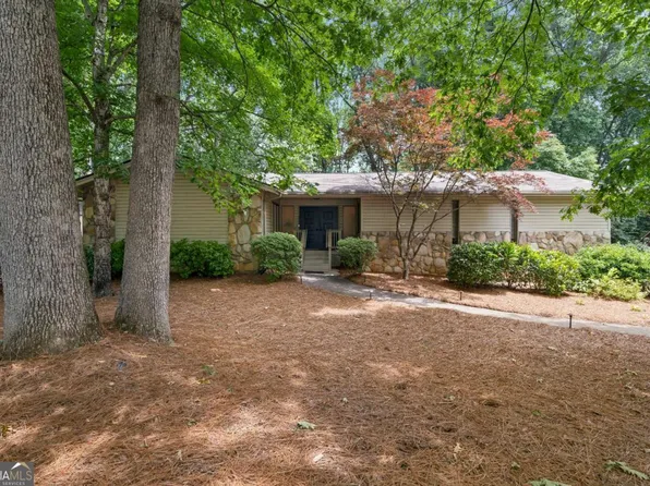 217 Millbrook Farm Rd, Marietta, GA 30068