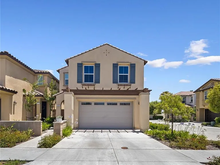 820 Brynlee Pl — Photo 2