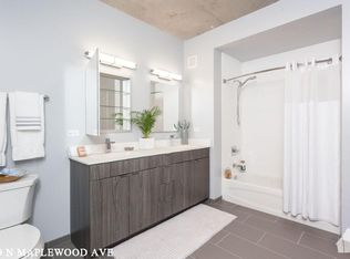 5849 N Maplewood Ave #1611, Chicago, IL 60659