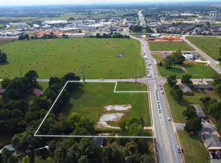 1566 W Pleasant Grove Rd, Lowell, AR 72745