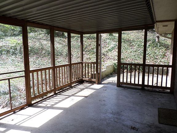 4th image of 1120 Clermont Dr