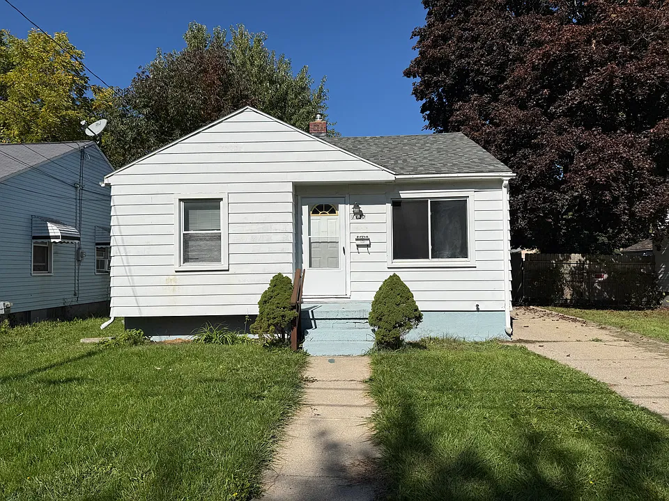 1130 Waldman Ave