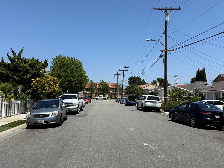 10692 Frances Ave — Photo 21