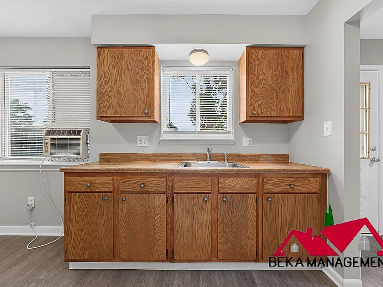 4323 Grace Ave — Photo 13