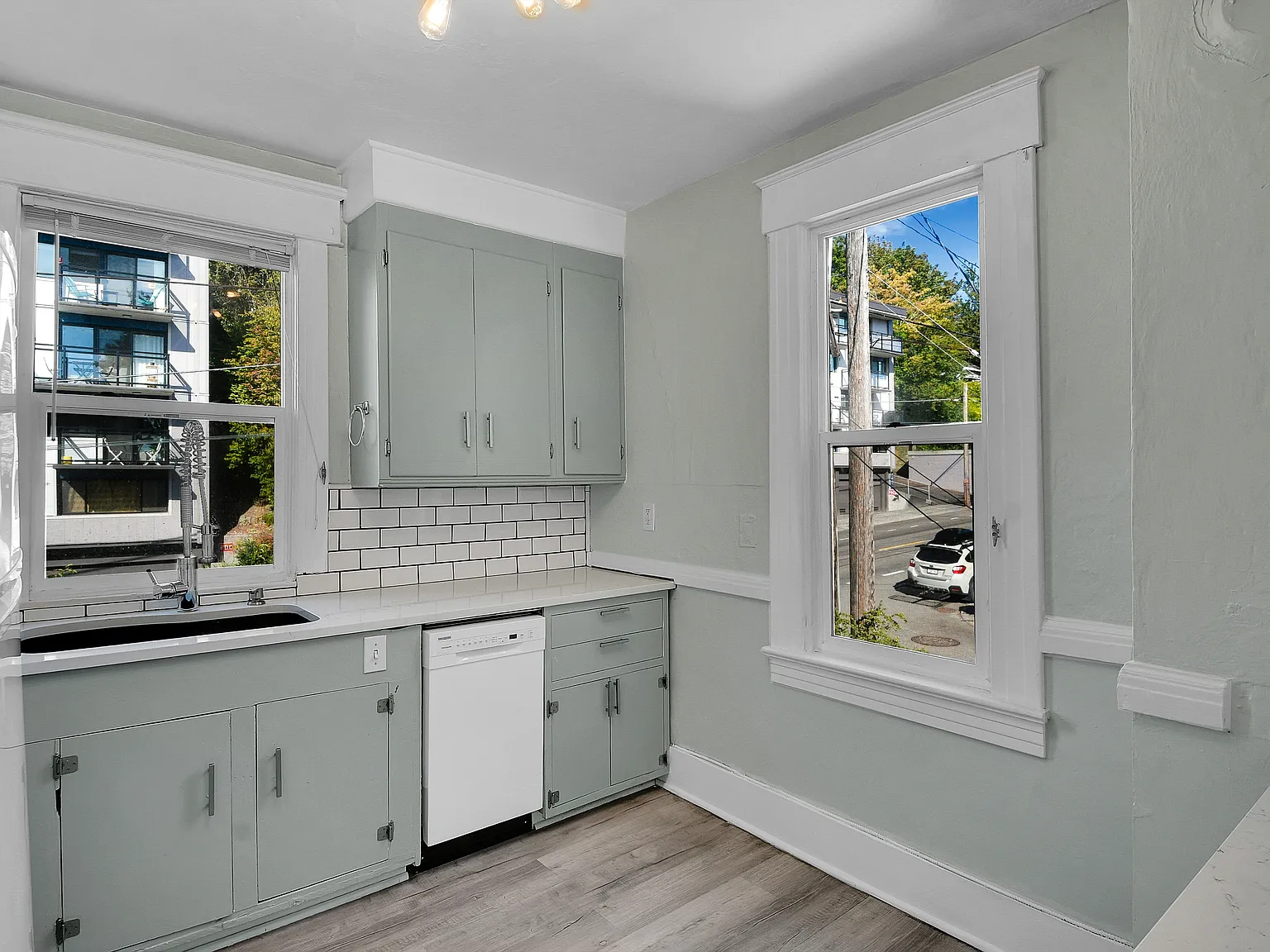2 bed, 975 sqft, $3,000 — Photo 4