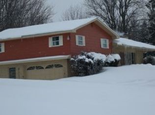 3172 Oakmount Rd, Bloomfield, NY 14469