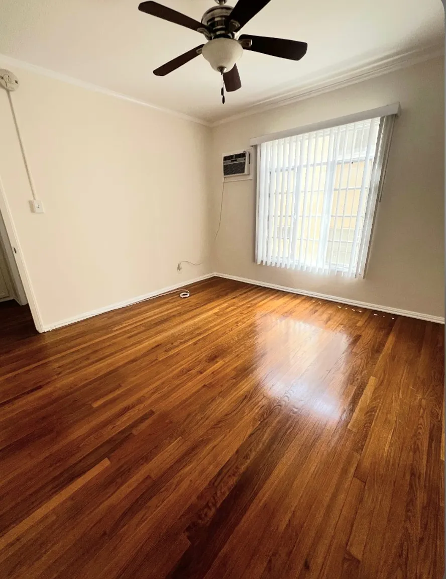6542 Franklin Ave — Photo 2
