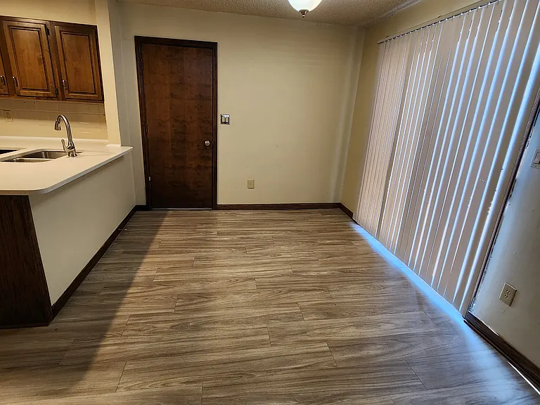 1023 E Redwood Rd — Photo 19